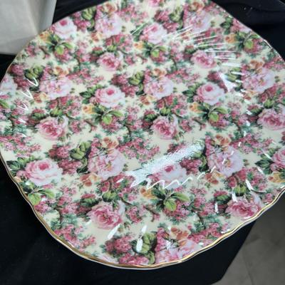 2 large china platters, Decor plates with COA, Large glass