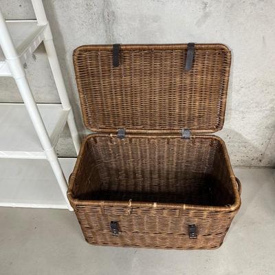 PLASTIC STORAGE SHELF AND WICKER CHEST