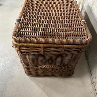 PLASTIC STORAGE SHELF AND WICKER CHEST