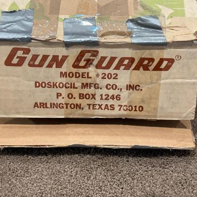 GUN GUARD LOCKING HARD SIDED GUN CASE