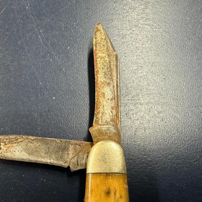 4 FOLDING KNIVES