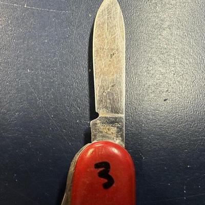 3 FOLDING POCKET KNIVES