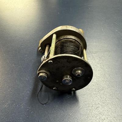 PFLUEGER SUPREME MADE IN THE USA FISHING REEL