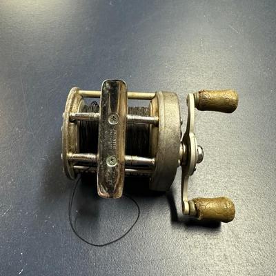 PFLUEGER SUPREME MADE IN THE USA FISHING REEL