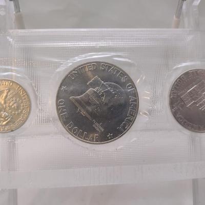 1976 U. S. Mint Bicentennial Silver Uncirculated Coin Set (#67)