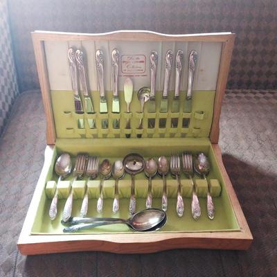 HOLMES & EDWARDS C0LLECTION EATING UTENSILS IN WOOD BOX