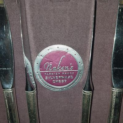 EATING UTENSILS IN WOODEN STORAGE BOX