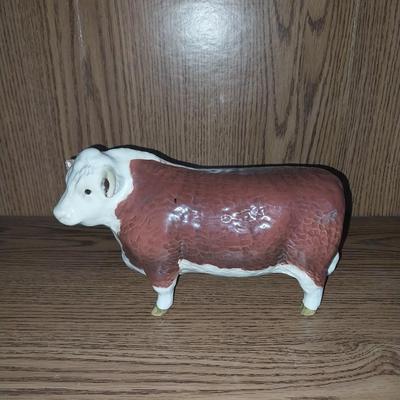 COW FIGURINES AND COW PLATE