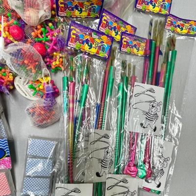 Lot of Party Favor Prizes Toys new condition