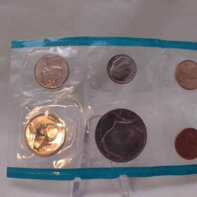 Set of Five 1971 U. S. Mint Uncirculated Coin Sets (#145)
