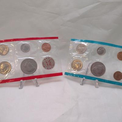 Set of Five 1971 U. S. Mint Uncirculated Coin Sets (#146)