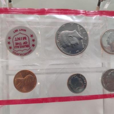 Set of Six 1972 U. S. Mint Uncirculated Coin Sets (#147)