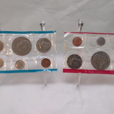 Set of Five 1975 U. S. Mint Uncirculated Coin Sets (#149)