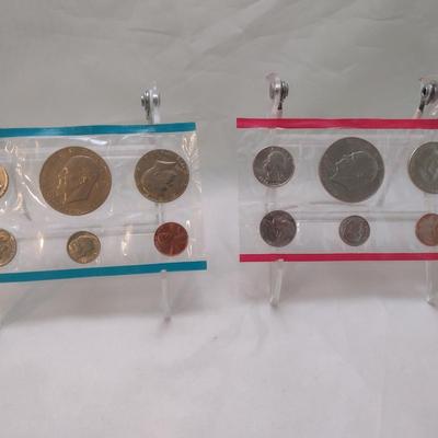 Set of Five 1976 U. S. Mint Uncirculated Coin Sets (#150)