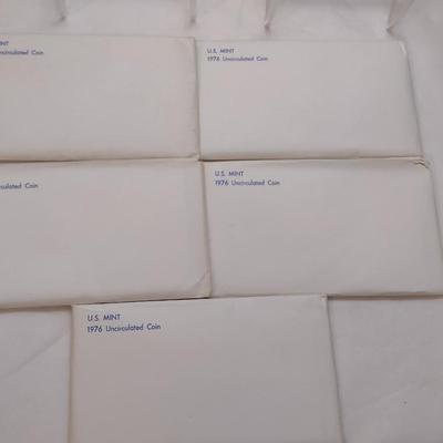 Set of Five 1976 U. S. Mint Uncirculated Coin Sets (#150)