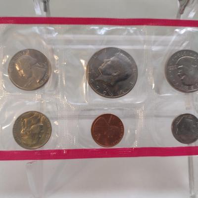 Set of Five 1979 U. S. Mint Uncirculated Coin Sets (#152)