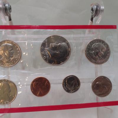 Set of Five 1980 U. S. Mint Uncirculated Coin Sets (#153)