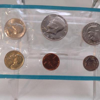 Set of Five 1980 U. S. Mint Uncirculated Coin Sets (#153)