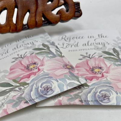 Give Thanks Reminder Wall Hanging with Candle Holder and 2 Scented Satchels