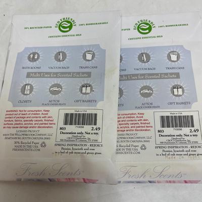 Give Thanks Reminder Wall Hanging with Candle Holder and 2 Scented Satchels