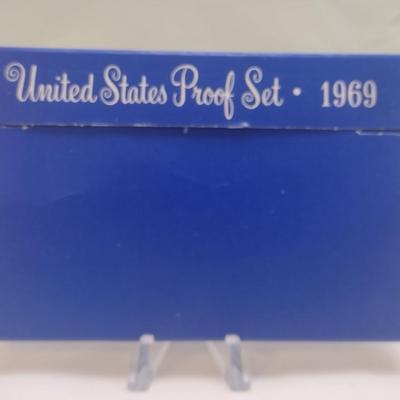 1969 U. S. Mint Proof Coin Set (#207)