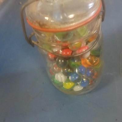 LOT 128 OLD JAR OF MARBLES
