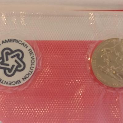 1973 U. S. Mint American Revolution Bicentennial Commemorative Medal and First Issue Stamp (#249)