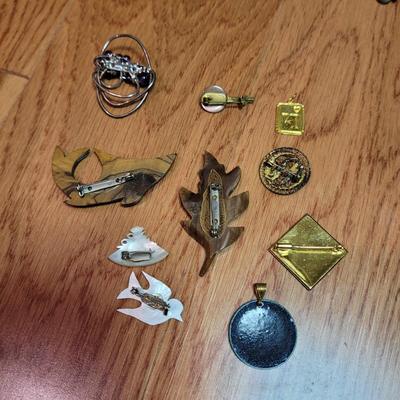 Gold Plated NZ Paua Brooch and Much More (BBC-DZ)