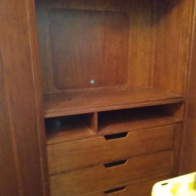 ARMOIRE ENTERTAINMENT CENTER