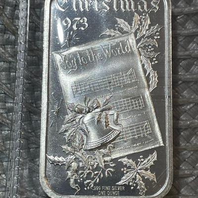 VINTAGE 1973 CHRISTMAS .999 FINE SILVER 1-OUNCE ART BAR IN VG CONDITION (BAR #8).