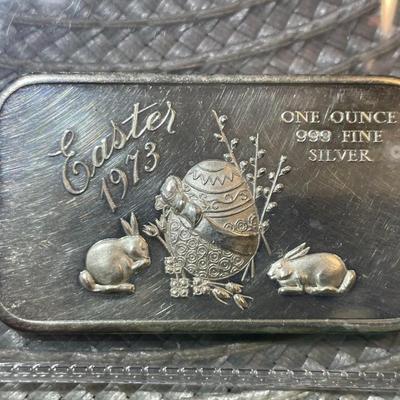 VINTAGE 1973 EASTER .999 FINE SILVER 1-OUNCE ART BAR IN FAIR CONDITION/CLEANED (BAR #10).