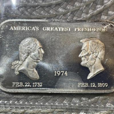 VINTAGE 1974 GREATEST PRESIDENTS .999 FINE SILVER 1-OUNCE ART BAR IN VG CONDITION (BAR #12).
