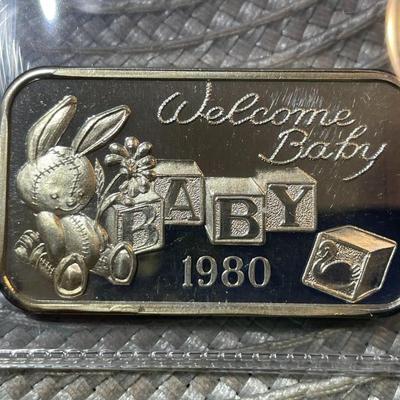 VINTAGE 1980 WELCOME BABY .999 FINE SILVER 1-OUNCE ART BAR IN VG CONDITION (BAR #13).