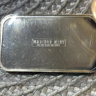 VINTAGE 1980 WELCOME BABY .999 FINE SILVER 1-OUNCE ART BAR IN VG CONDITION (BAR #13).
