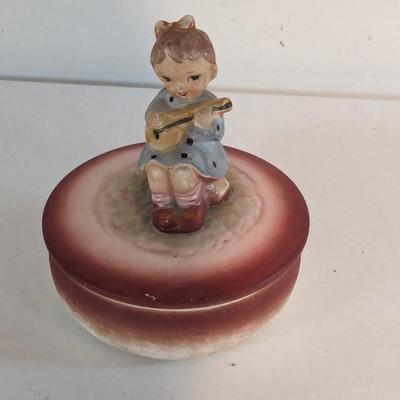 Vintage M.B. Daniels & Co Porcelain Trinket Box