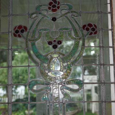 STUNNING ANTIQUE STAIN GLASS WINDOW 7 1/2" HEIGHT ART NOUVEAU. IN WOOD FRAMES