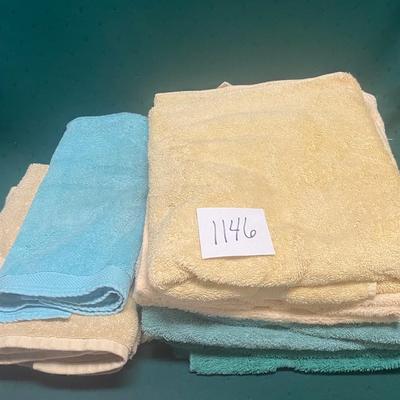 Bath and Hand Towel Lot