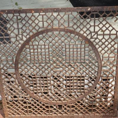 ANTIQUE INDUSTRIAL METAL STYLE FLOOR GRATE OF 36" BY 36"