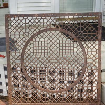 ANTIQUE INDUSTRIAL METAL STYLE FLOOR GRATE OF 36" BY 36"