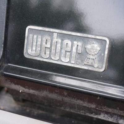 WEBER GAS GRILL COMES WITH TANK, LARGE GRILLING AREA AND SHELF BELOW