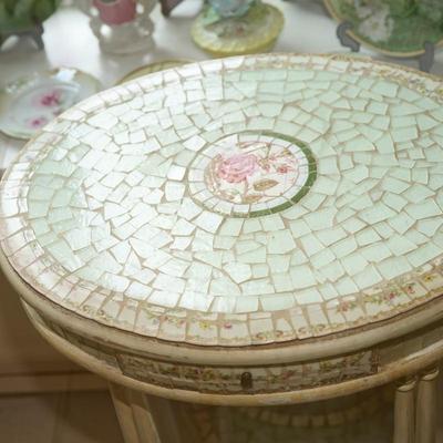 TRACY PORTER DESIGN TILE TOP MOSAIC OVAL TOP OCCASIONAL TABLE OF FRENCH COUNTRY LOOK