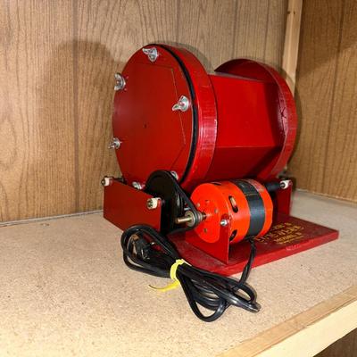 THUMLER'S TUMBLER MODEL B WITH ABRASIVES