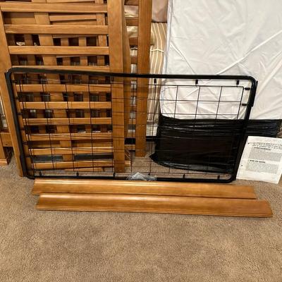 CONVERTIBLE BABY CRIB TO TODDLER BED