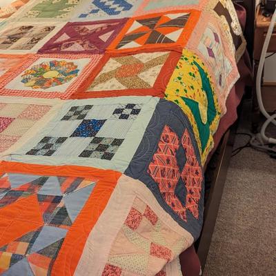 Vintage Hand Made Quilt Approx 90" x 80"