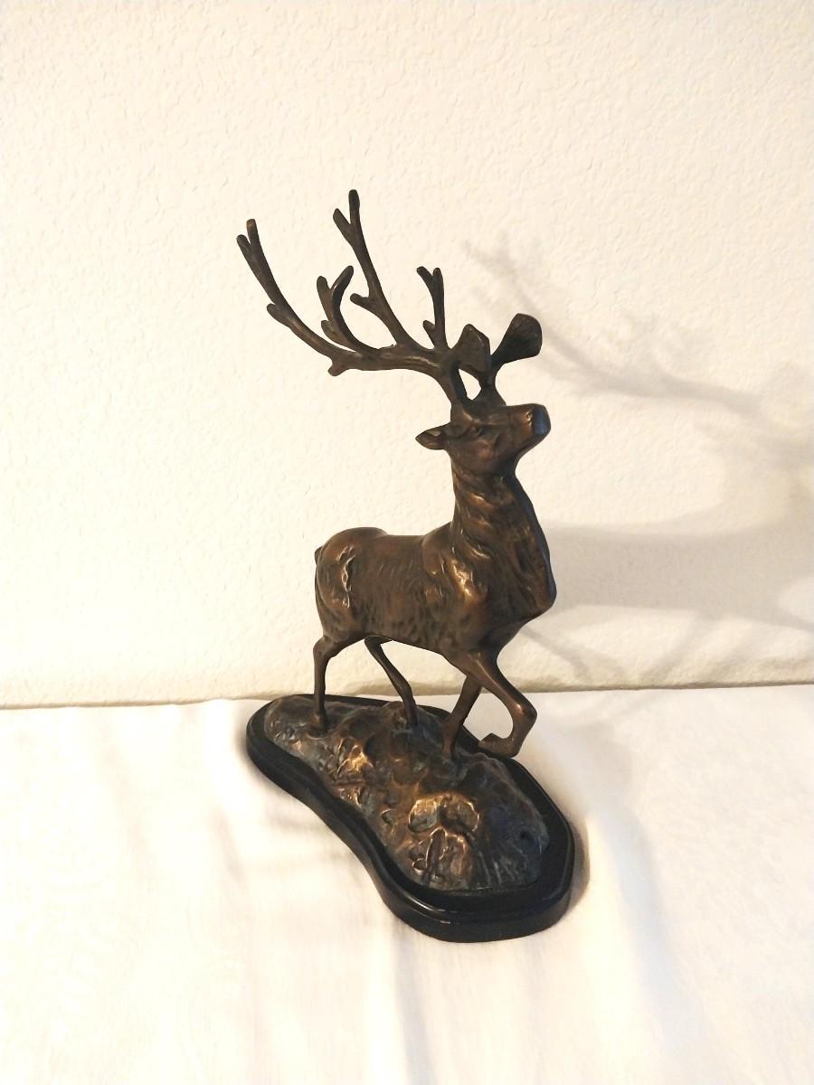 BRONZE ELK FIGURINE | EstateSales.org