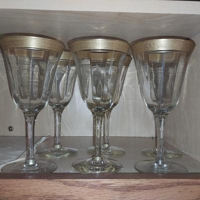 VINTAGE GOLD RIM DRINKING GLASSES