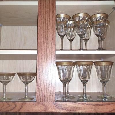 VINTAGE GOLD RIM DRINKING GLASSES