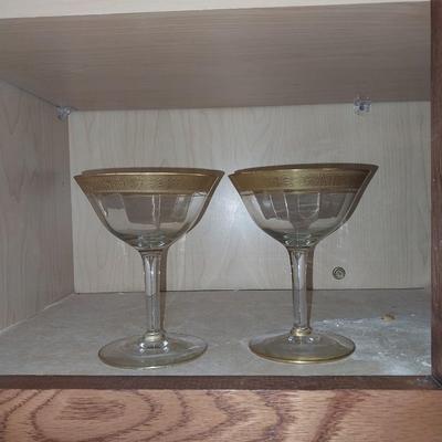 VINTAGE GOLD RIM DRINKING GLASSES