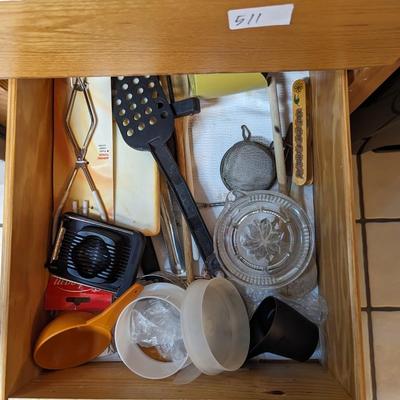 Kitchen Utensils & Hand Towels 3 Drawers (see all pictures)