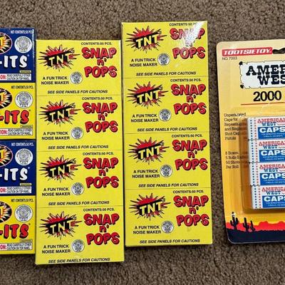 TNT POP-ITS & AMERICAN WEST CAPS